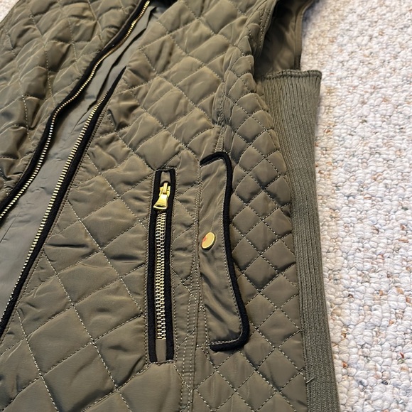 Never worn dark green vest - Picture 6 of 7